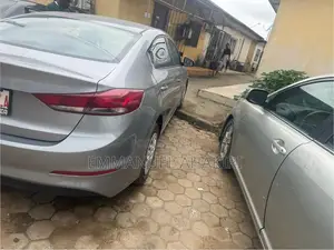Hyundai Elantra 2017 Silver