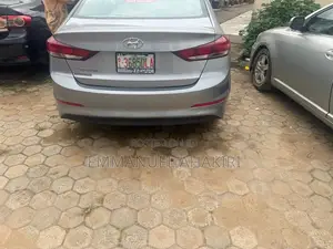 Hyundai Elantra 2017 Silver