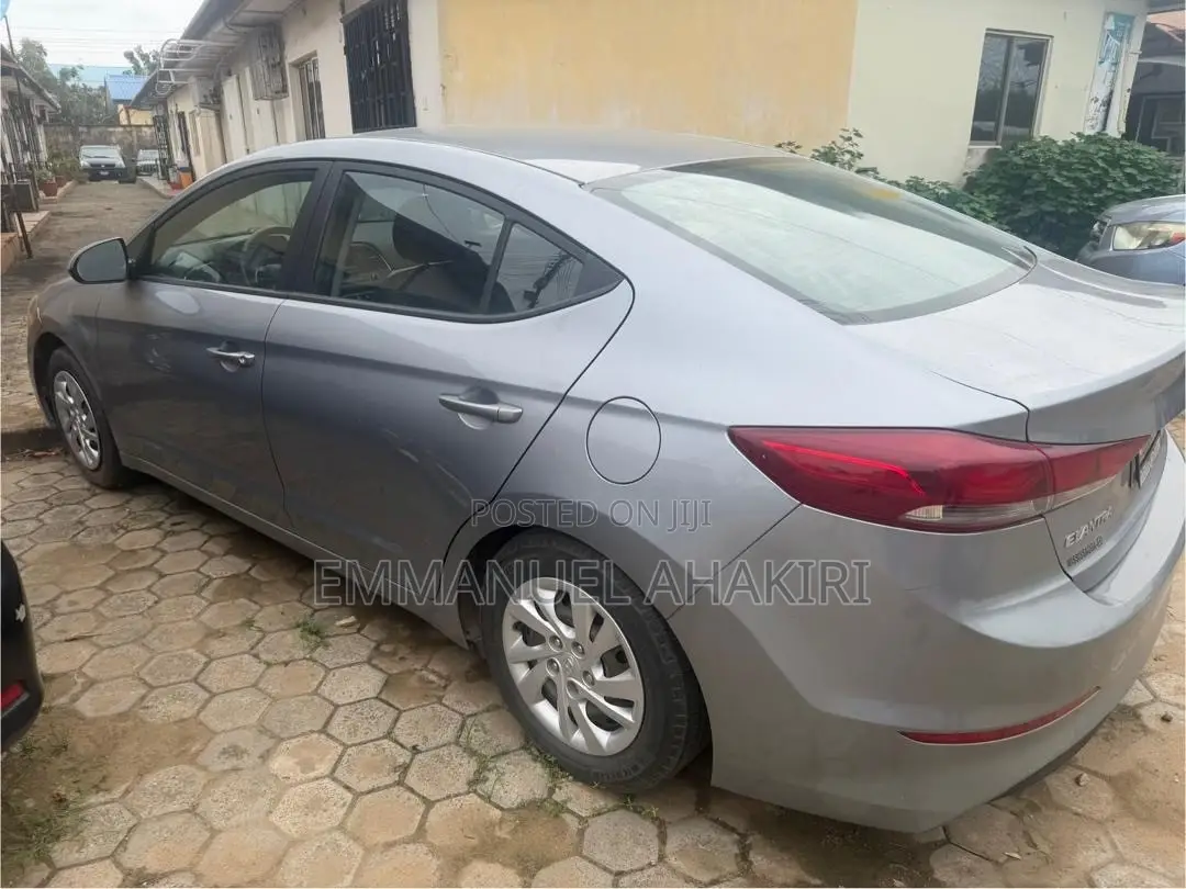 Hyundai Elantra 2017 Silver