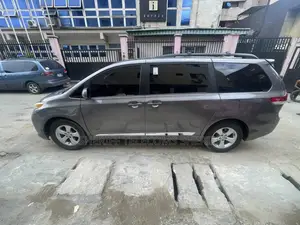 Toyota Sienna 2015 Gray