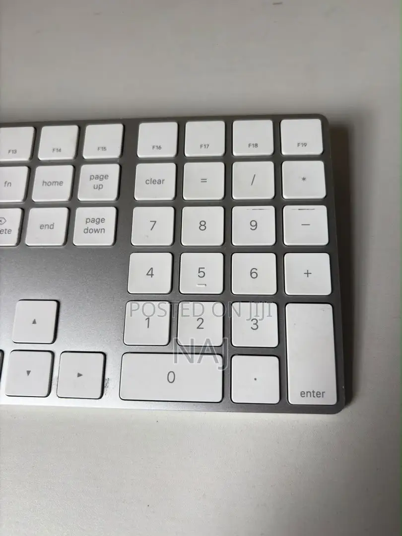Apple Magic Keyboard With Numeric Keypad Rechargeable