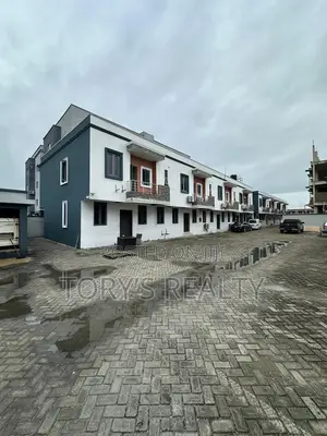 3bdrm Townhouse/Terrace in Lekki Phase 2 for sale