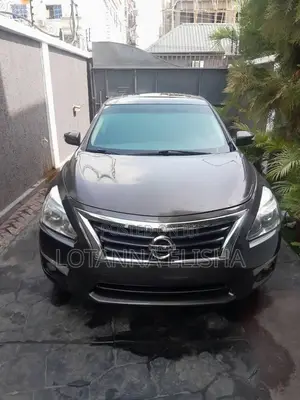 Nissan Altima Sedan 3.5 S 2013 Brown