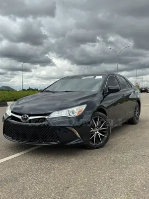 Toyota Camry XLE 4dr Sedan (2.5L 4cyl 6A) 2016 Gray