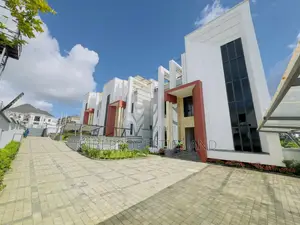 5bdrm Duplex in Guzape District for sale