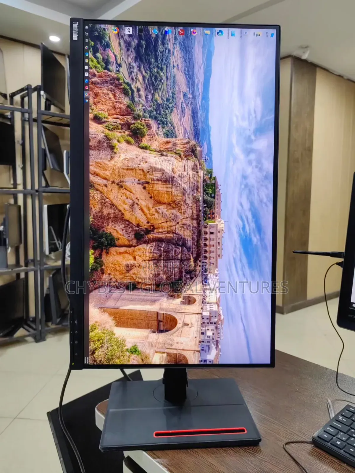 27 Inches Lenovo Thinkvision QHD 1440p IPS Panel