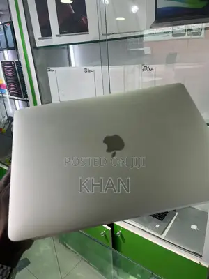 Laptop Apple MacBook Pro 2017 2GB Intel Core i5 SSHD (Hybrid) 16 GB