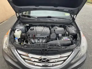 Hyundai Sonata Limited Sedan FWD (2.4L 4cyl 6A) 2013 Gray