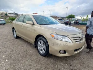 Toyota Camry 2010 Gold