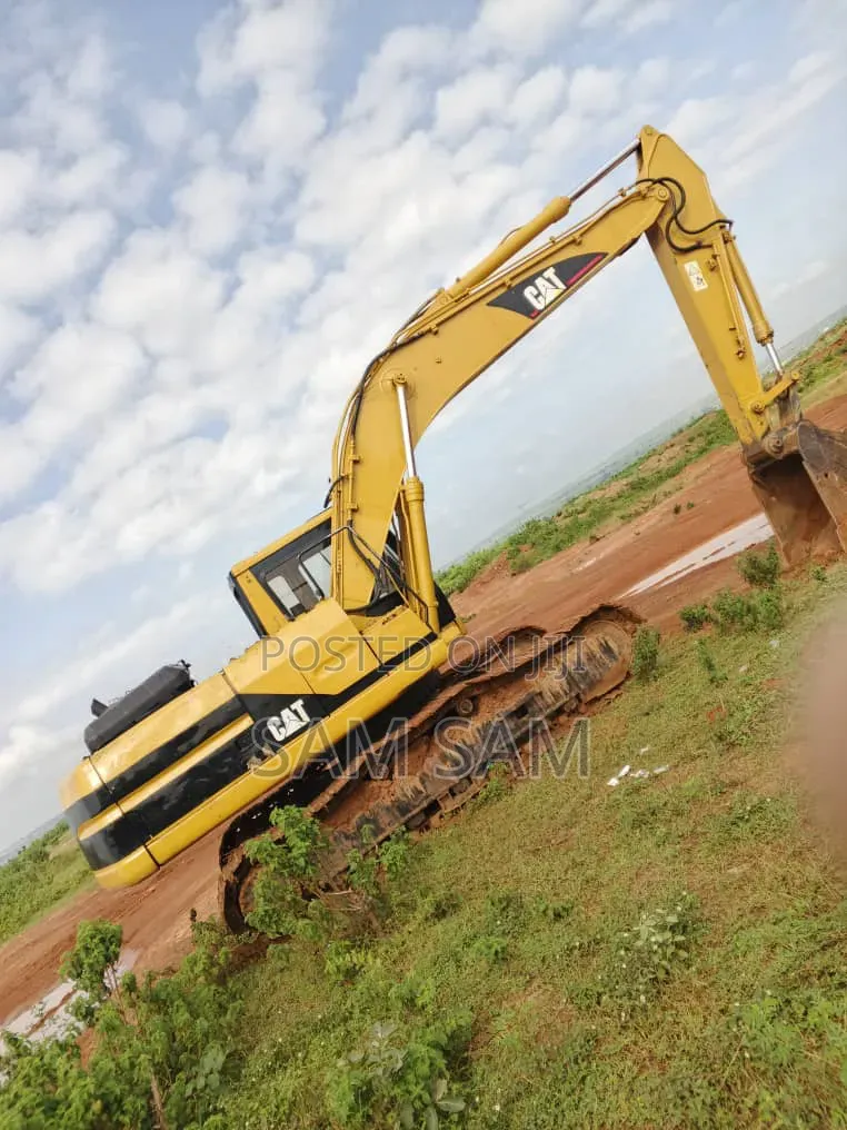 Company Used 320BL