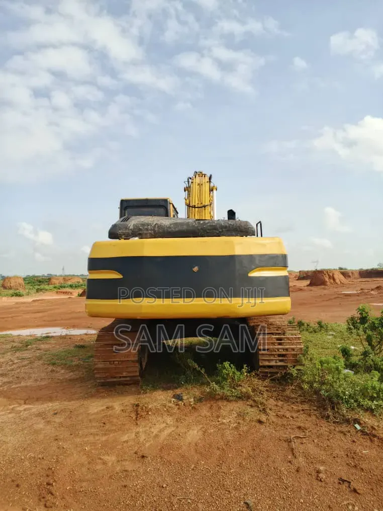 Company Used 320BL