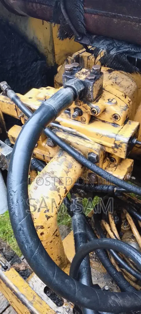 Company Used 320BL