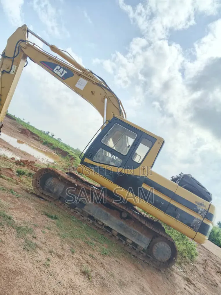 Company Used 320BL