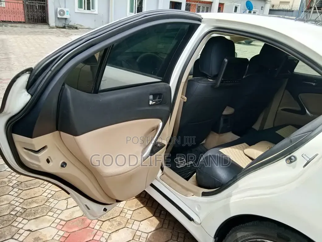 Lexus IS 250 2009 Off white