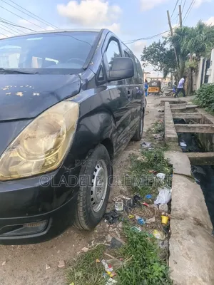 Hyundai H1 2015 Black