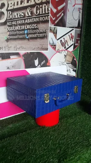 I U Gift Boxes (Birthday Wedding Graduation Anniversarywishes)