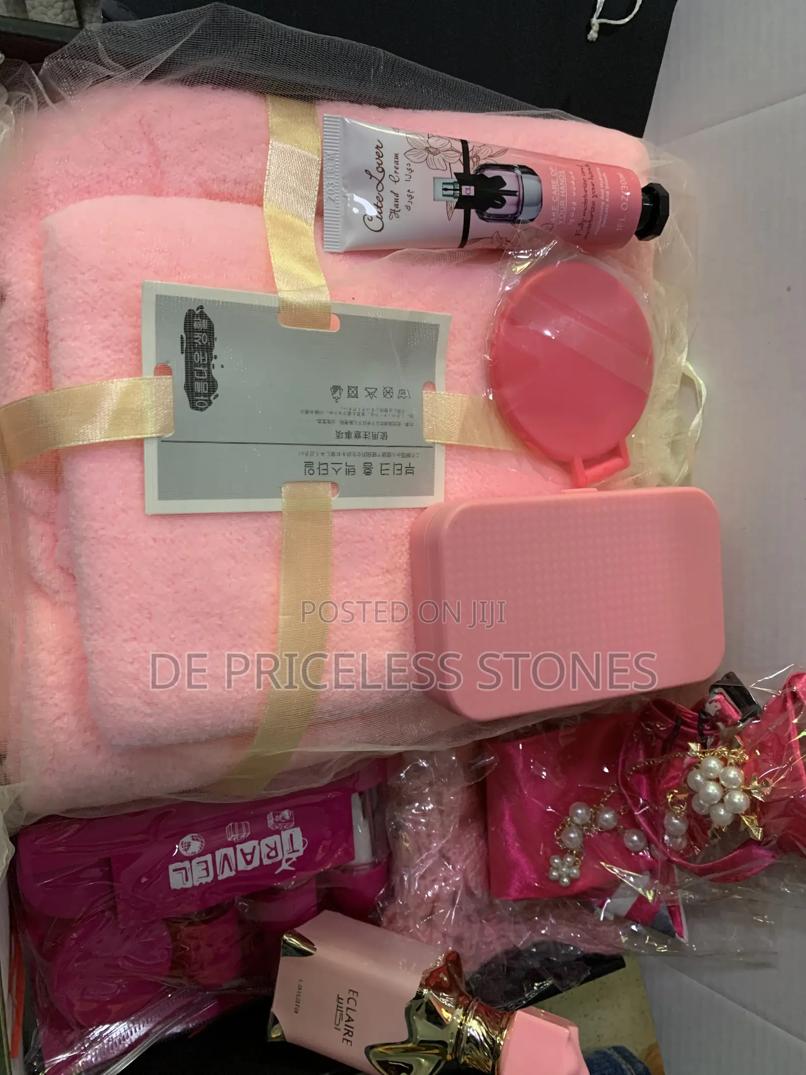 Monochrome Gift Set