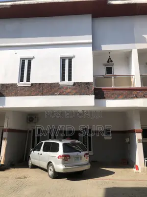 4bdrm Townhouse / Terrace in Chevron for rent