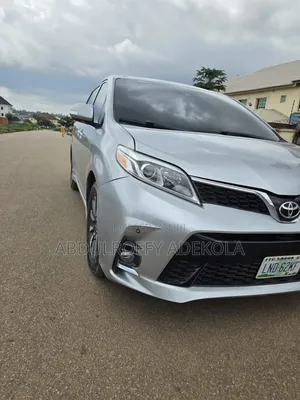 Toyota Sienna Limited AWD 2019 Silver