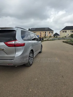 Toyota Sienna Limited AWD 2019 Silver