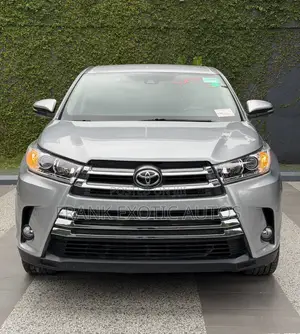 Toyota Highlander LE 4x4 V6 (3.5L 6cyl 8A) 2017 Silver