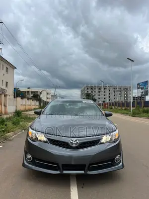 Toyota Camry SE 4dr Sedan (3.5L 6cyl 6A) 2014 Gray