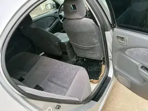 Toyota Avensis 2004 Silver