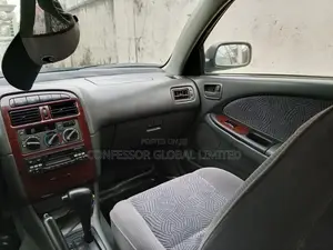 Toyota Avensis 2004 Silver