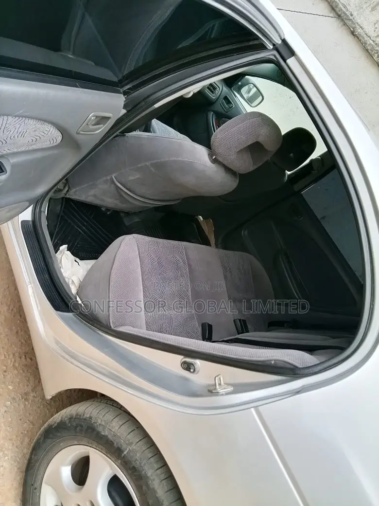 Toyota Avensis 2004 Silver