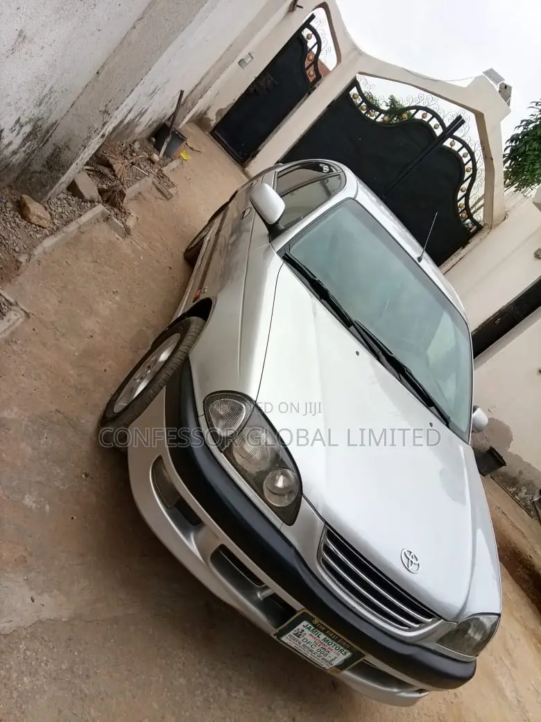 Toyota Avensis 2004 Silver