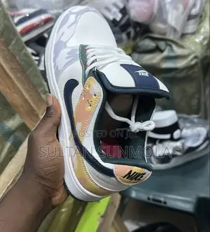 NIKE SB Dunk Sneakers
