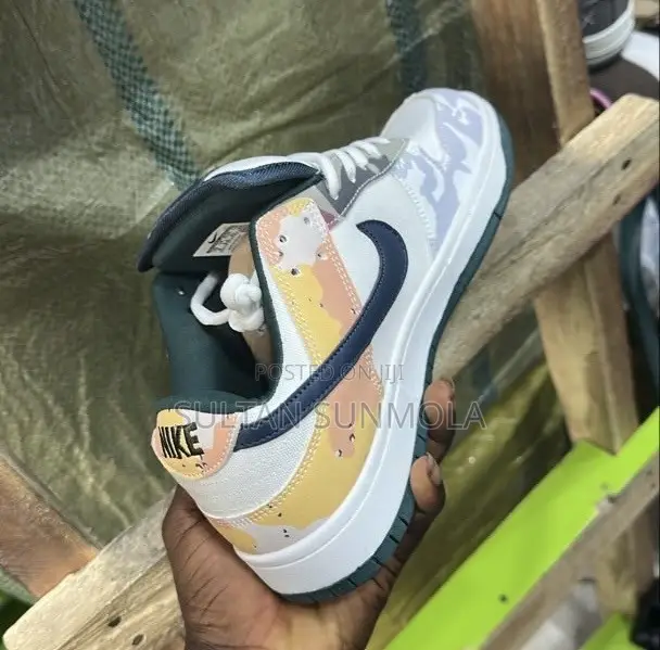 NIKE SB Dunk Sneakers