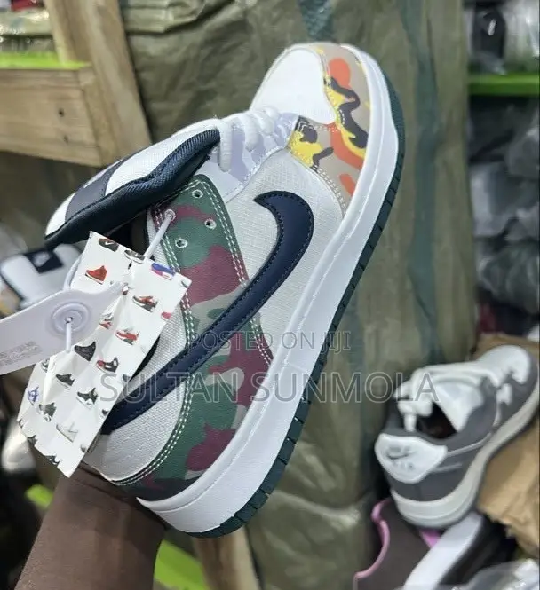 NIKE SB Dunk Sneakers