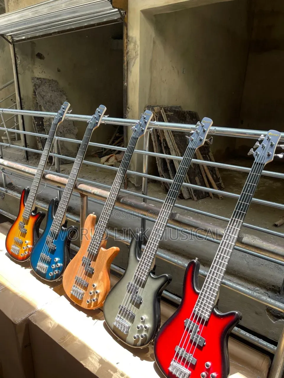 4 Strings Bass Guitar