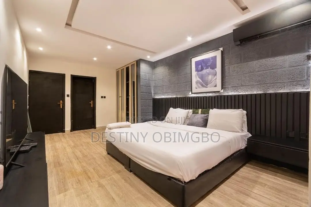 2 Bedroom Luxury Waterfront Apartment