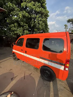 Suzuki APV Minibus 1999 Orange