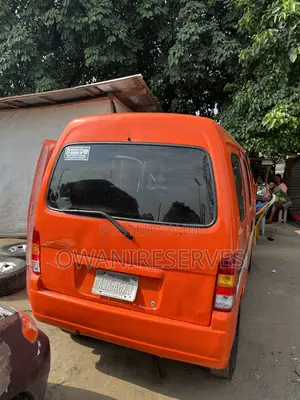 Suzuki APV Minibus 1999 Orange