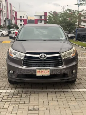 Toyota Highlander LE Plus 4dr SUV AWD (3.5L 6cyl 6A) 2015 Gray