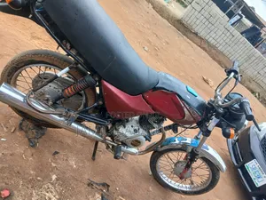 Bajaj Boxer 100 2024 Red