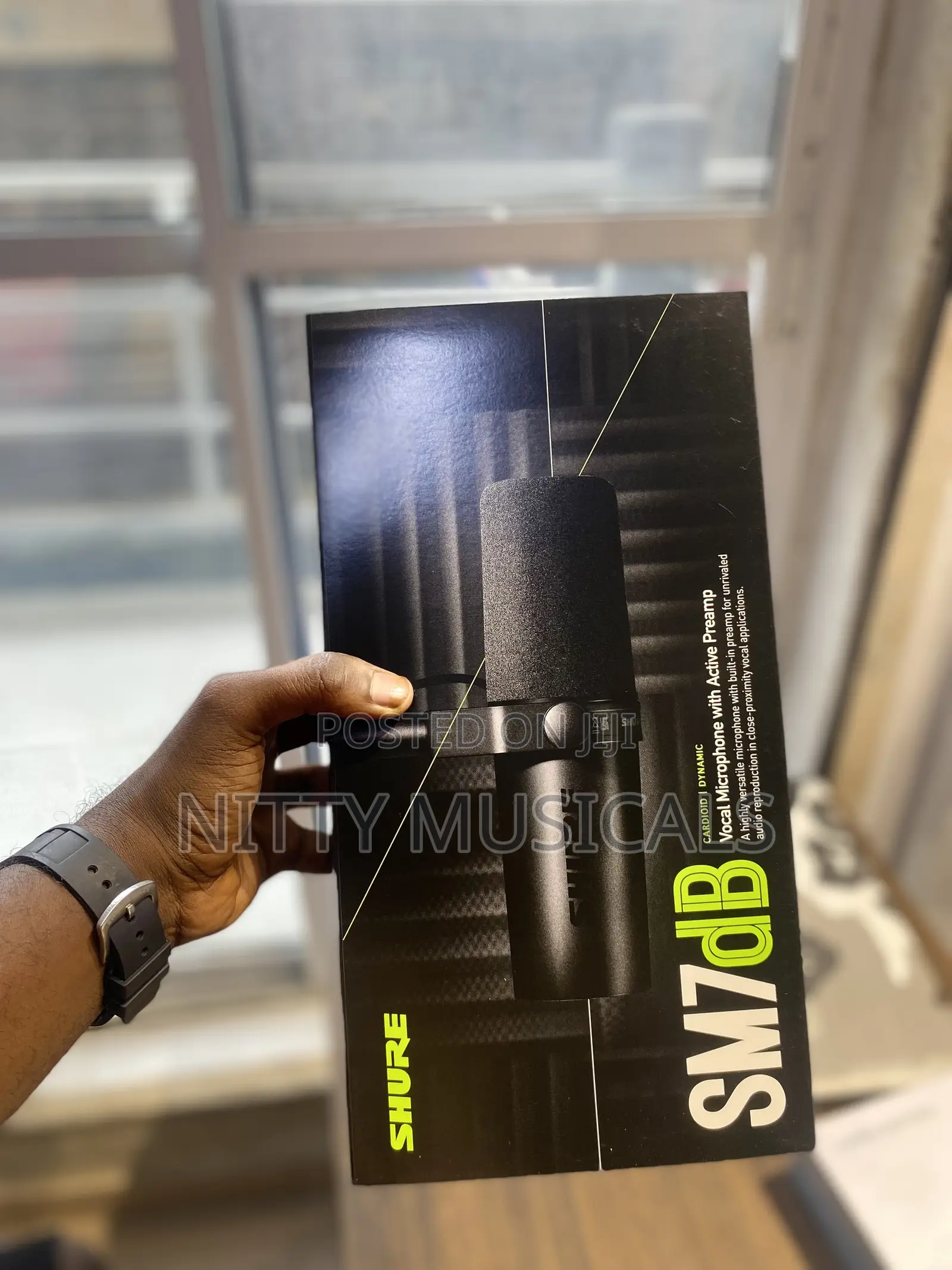 Shure SM7DB Studio Dynamic Microphone