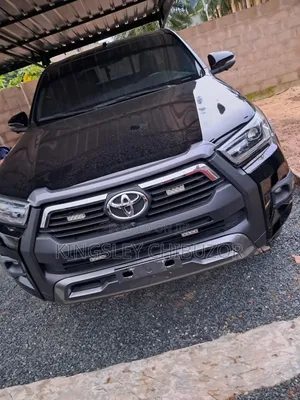Toyota Hilux 2024 Black