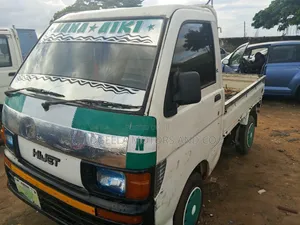 Daihatsu Delta 2000 White