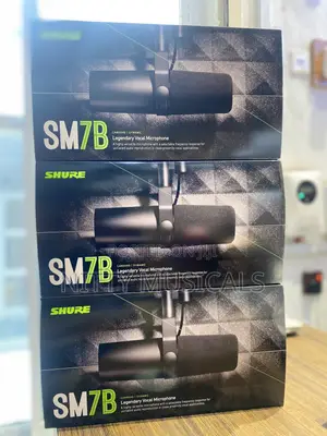 Shure SM7B Legendary Vocal Dynamic Microphone
