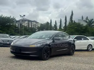 Tesla Model 3 2025 Gray