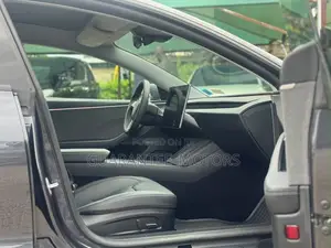Tesla Model 3 2025 Gray