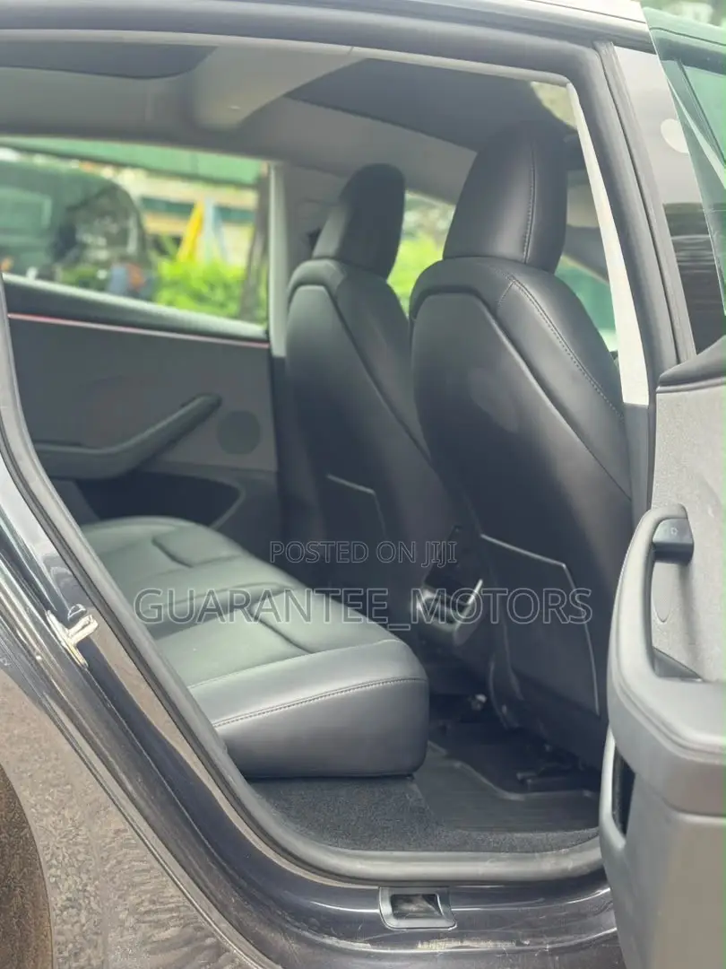 Tesla Model 3 2025 Gray