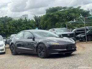 Tesla Model 3 2025 Gray
