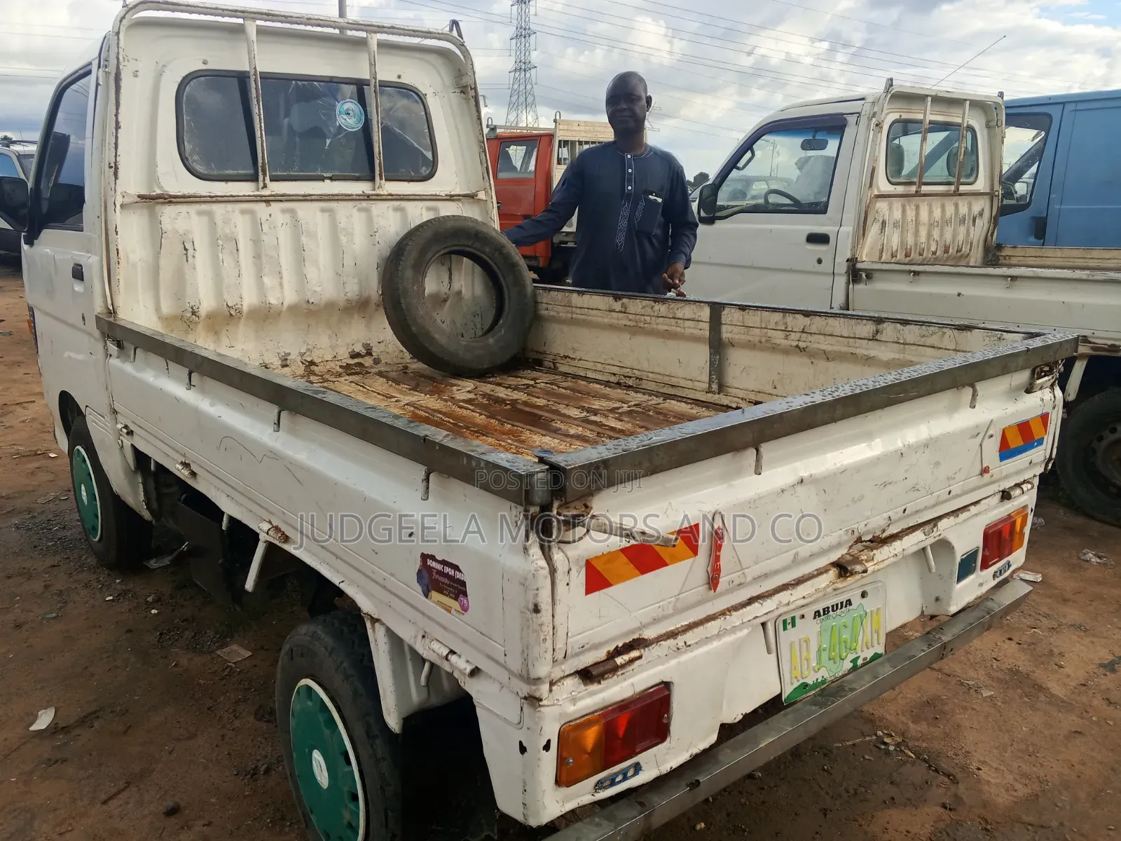 Daihatsu Delta 2000 White