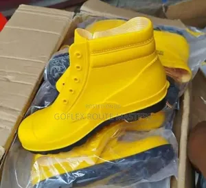Rain Booth Short