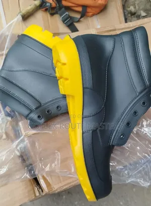Rain Booth Short